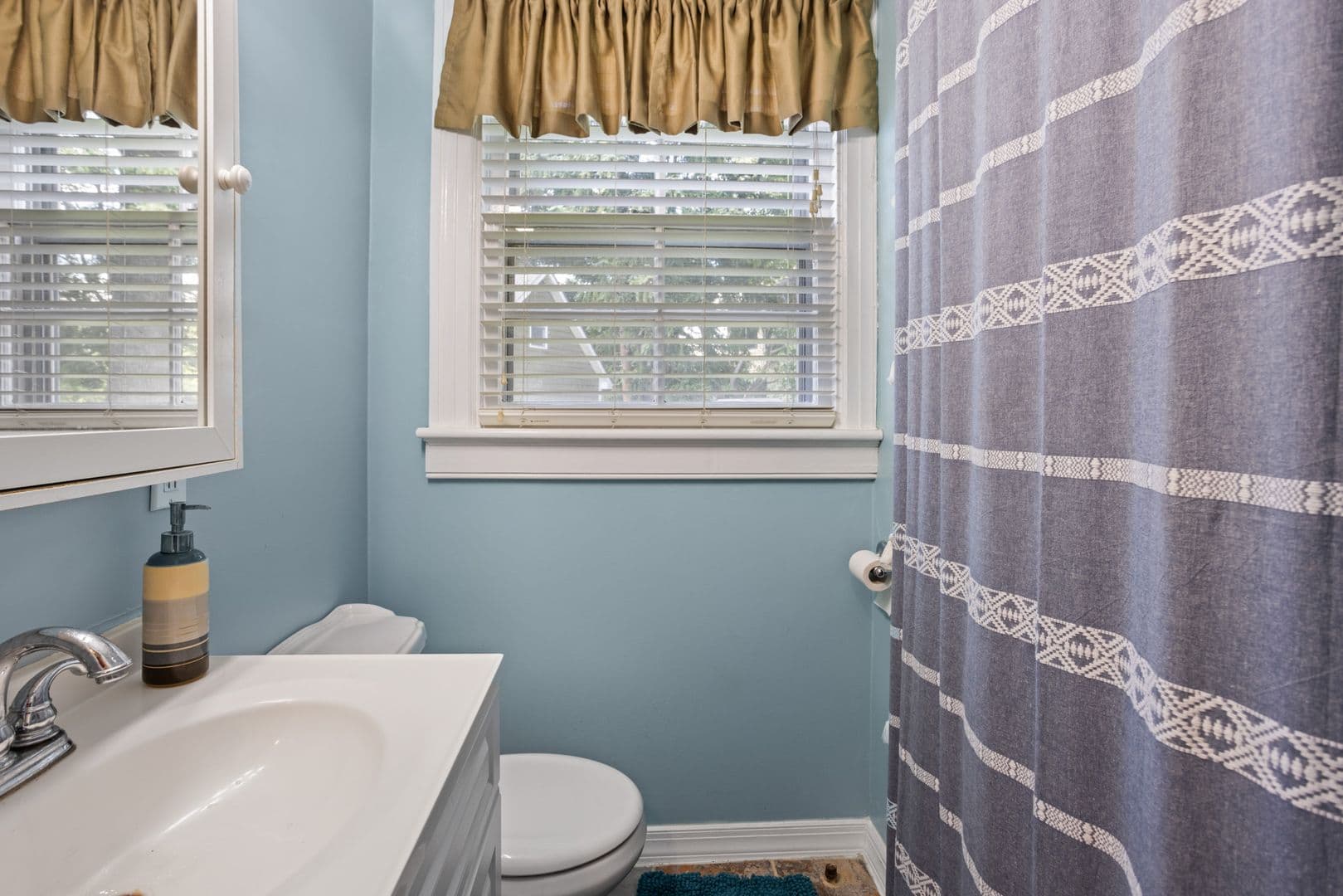 Colonial Heights House: 208 Marvin Ave