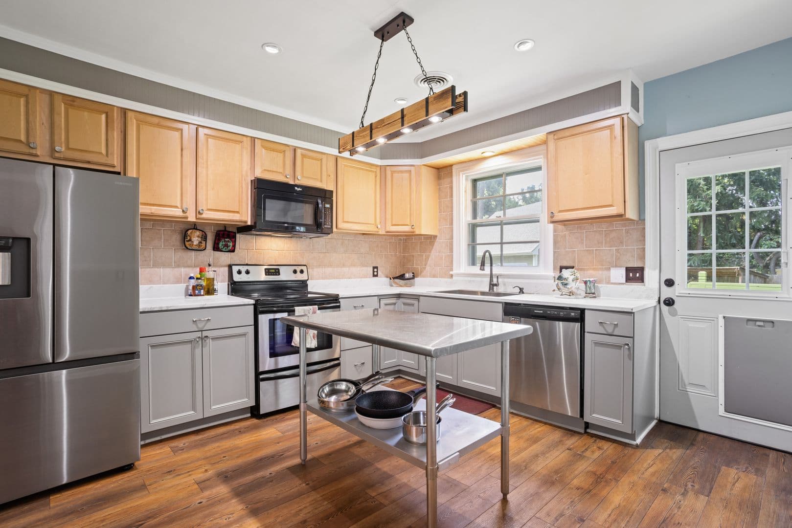 Colonial Heights House: 208 Marvin Ave