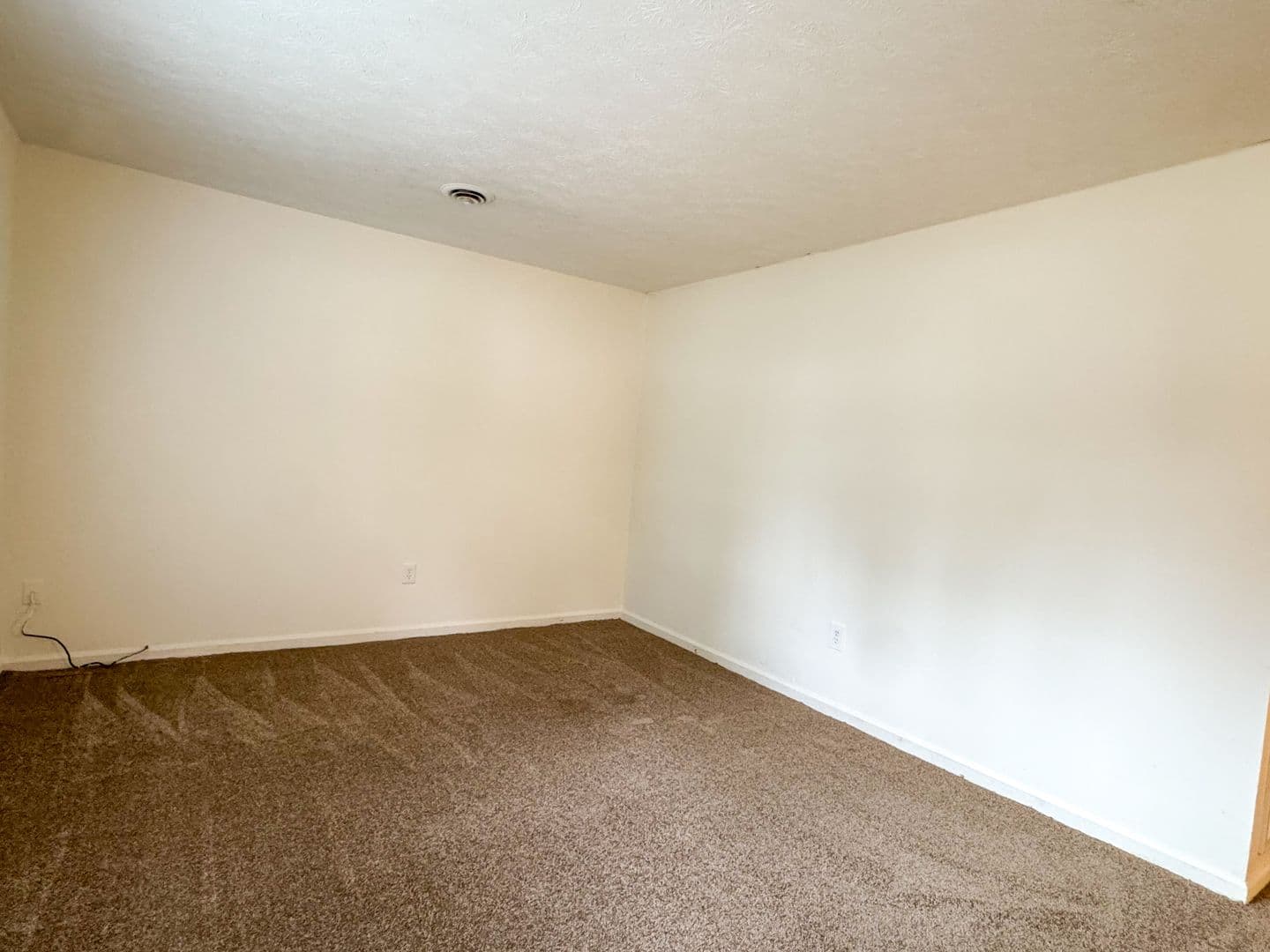S. Chesterfield House: 20805 A Shaker Dr