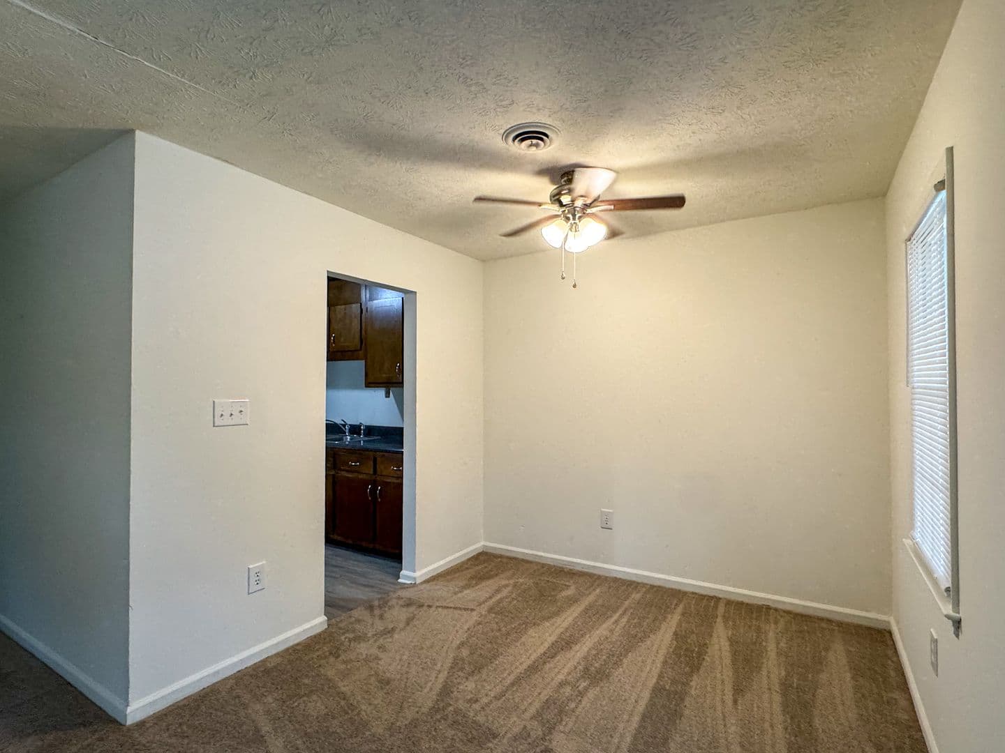 S. Chesterfield House: 20805 A Shaker Dr