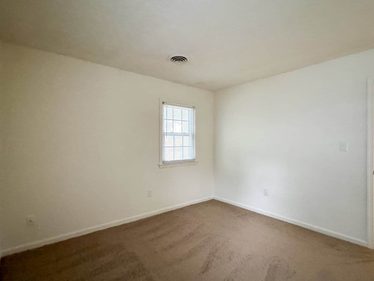 S. Chesterfield House: 20805 A Shaker Dr