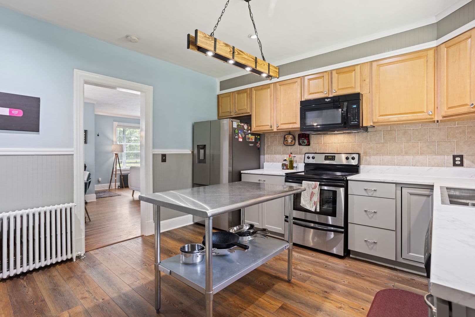 Colonial Heights House: 208 Marvin Ave