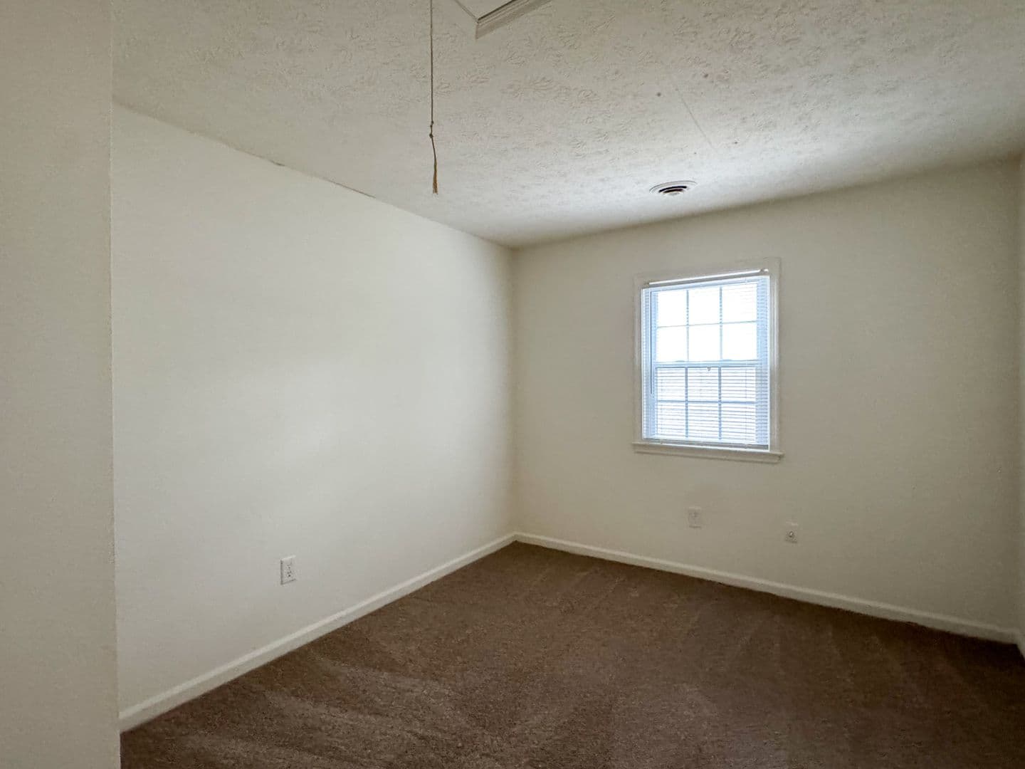 S. Chesterfield House: 20805 A Shaker Dr