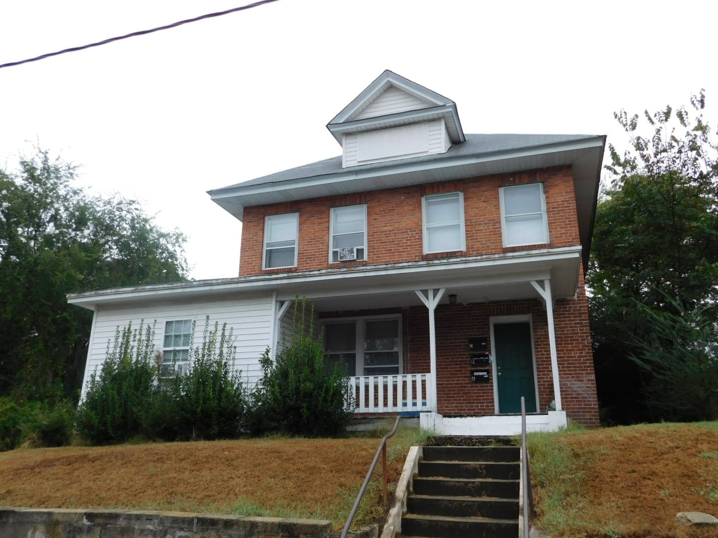 Hopewell House: 601 B E. Broadway Avenue