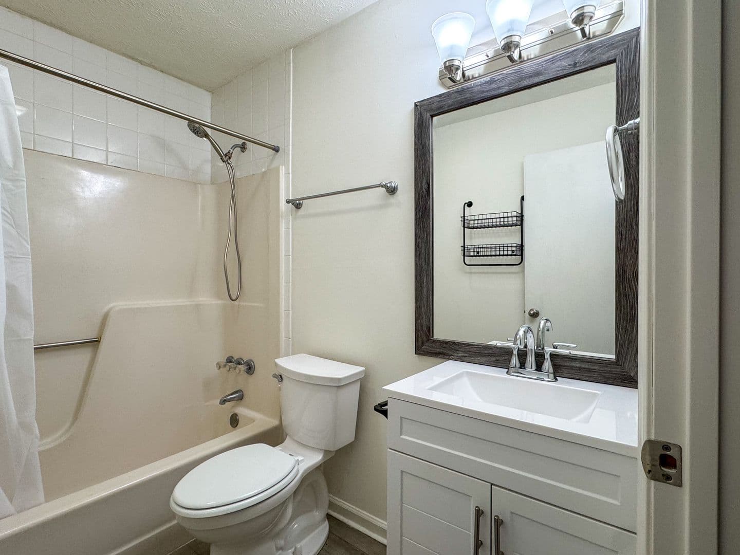 S. Chesterfield House: 20805 A Shaker Dr