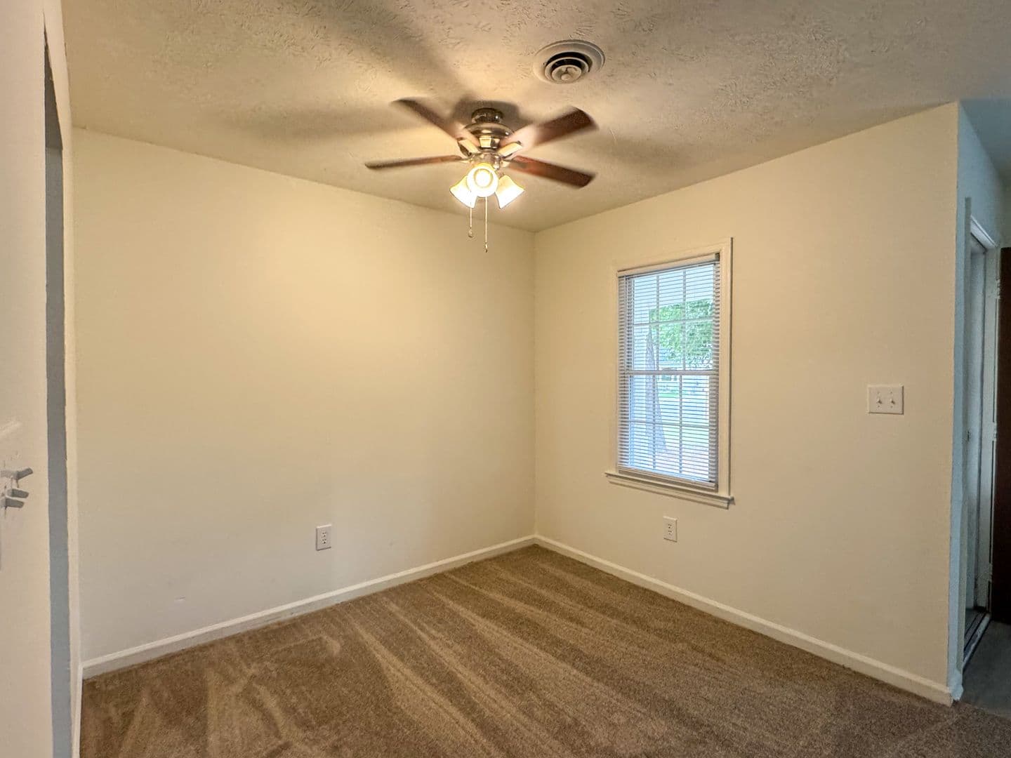 S. Chesterfield House: 20805 A Shaker Dr