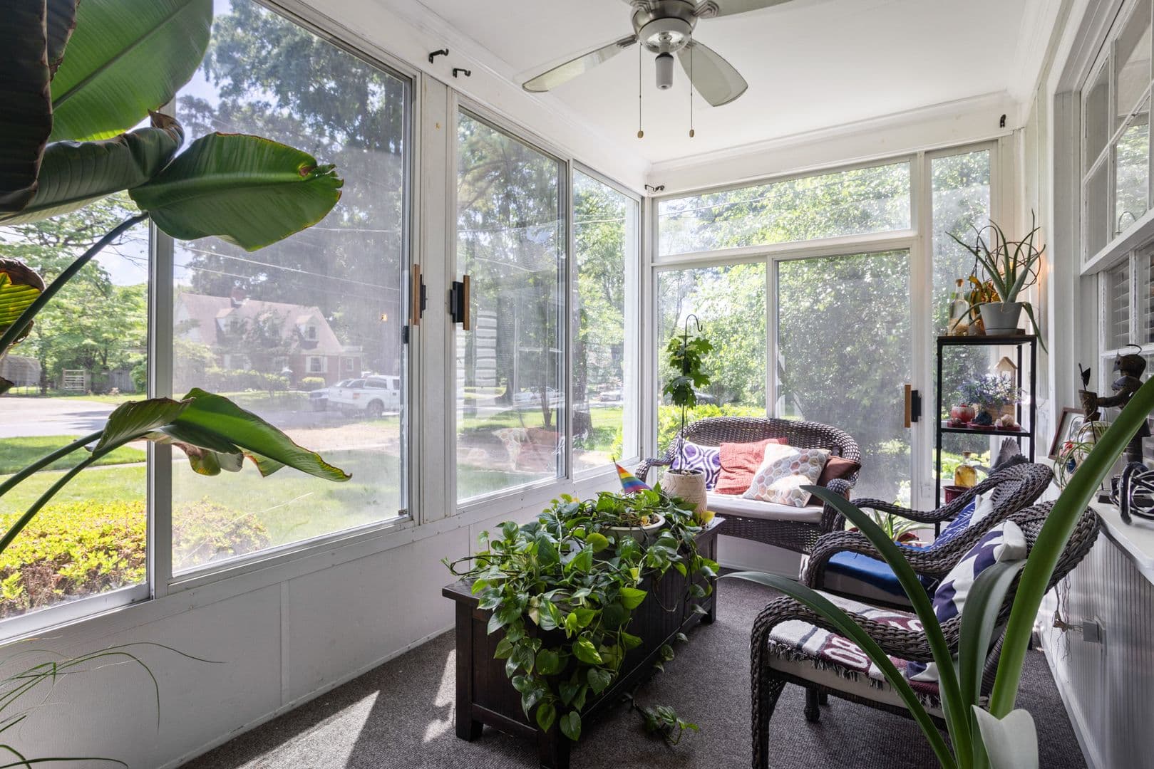 Colonial Heights House: 208 Marvin Ave