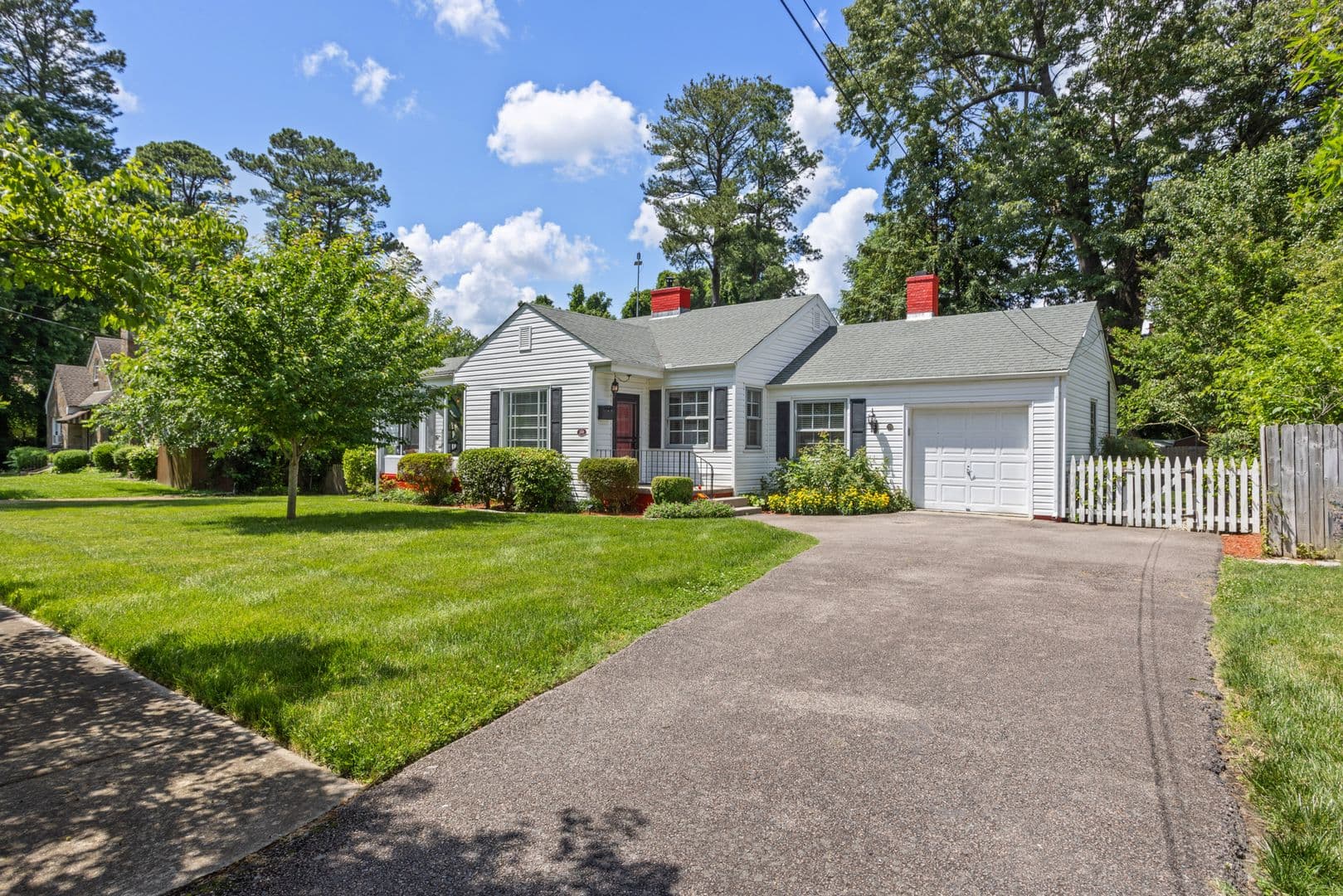 Colonial Heights House: 208 Marvin Ave