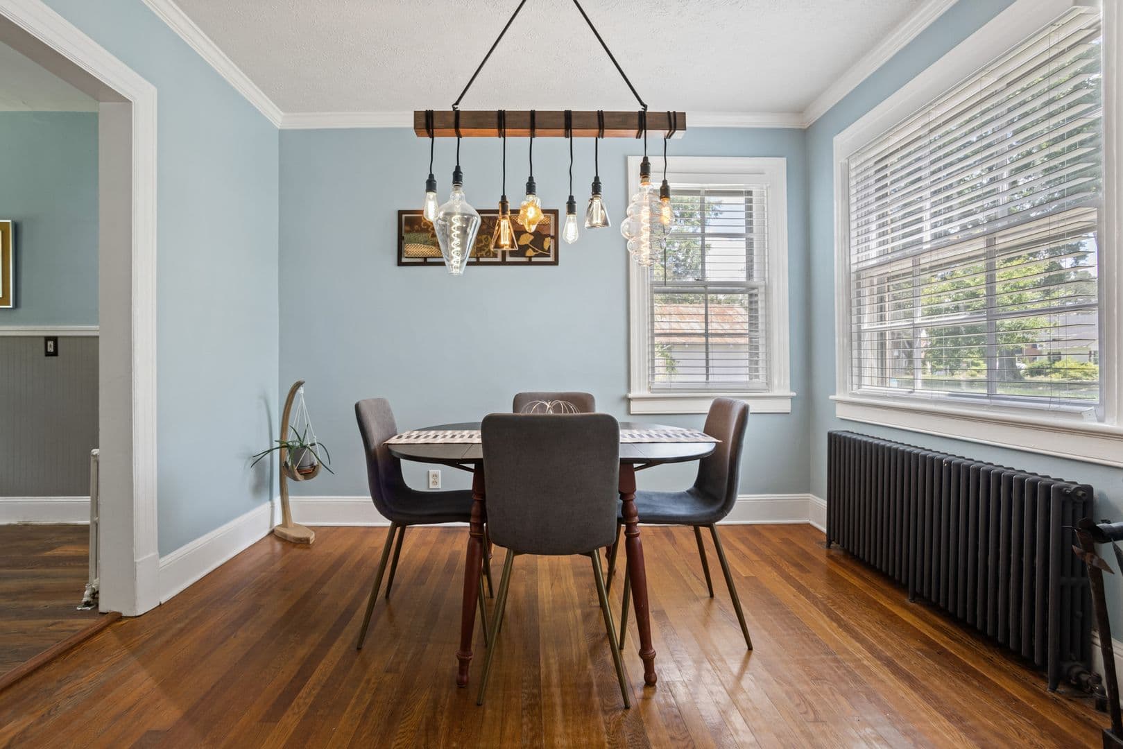 Colonial Heights House: 208 Marvin Ave