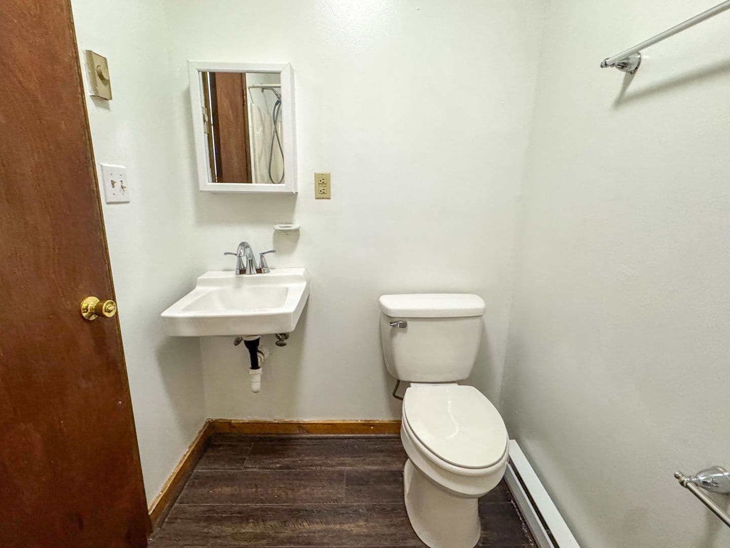 Hopewell House: 2220 A Delrose Drive