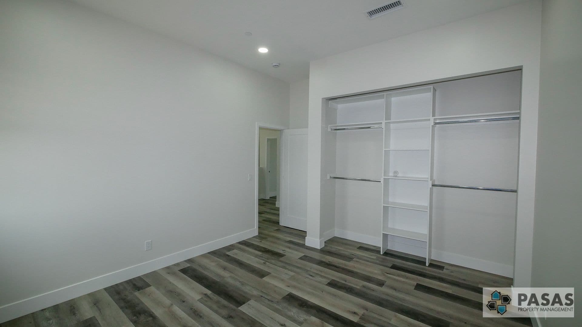 San Diego House: 5539 Potomac St