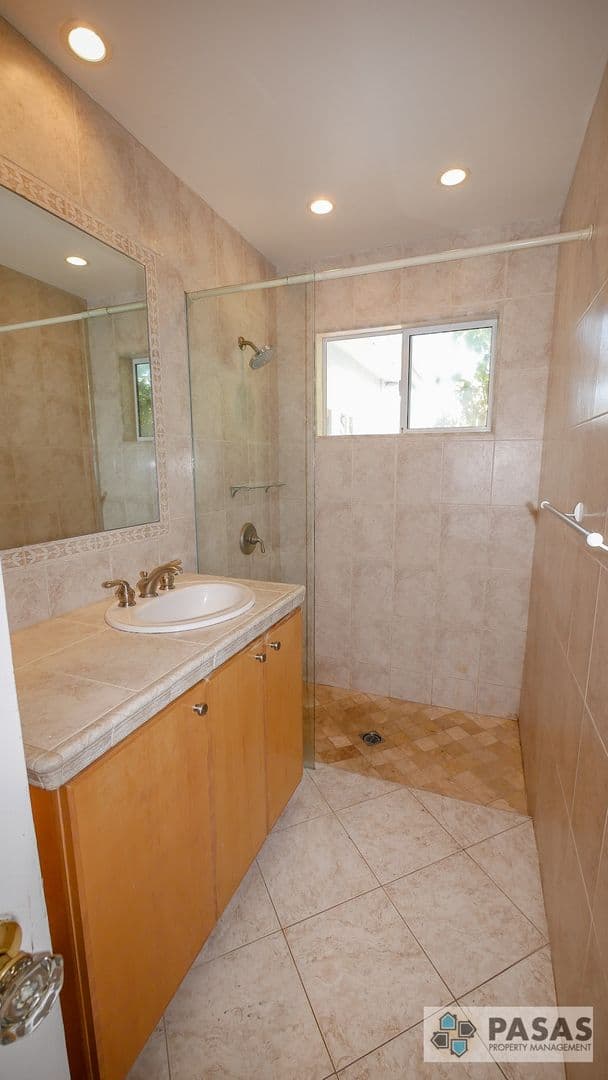 San Diego House: 1018 Santa Barbara St