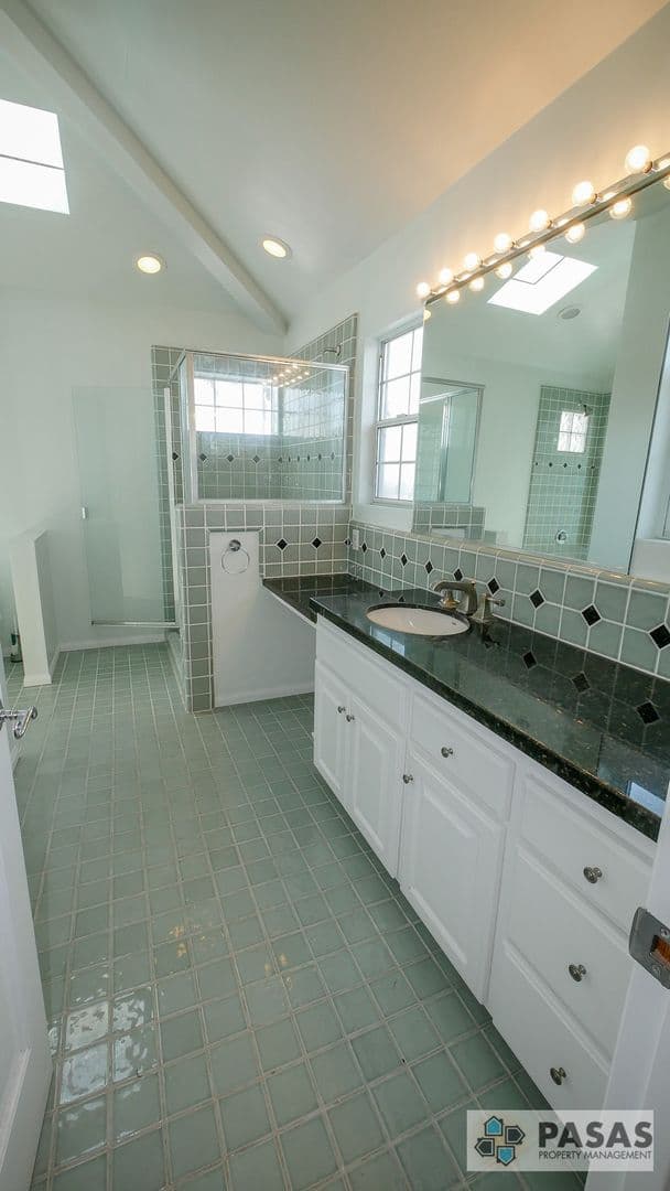 San Diego House: 1018 Santa Barbara St