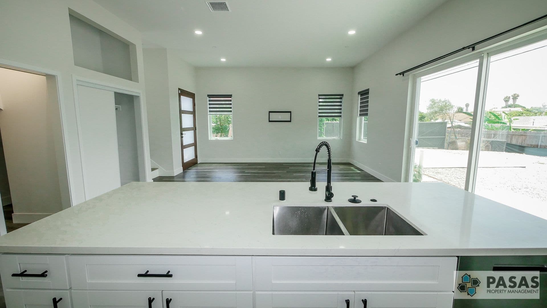 San Diego House: 5539 Potomac St