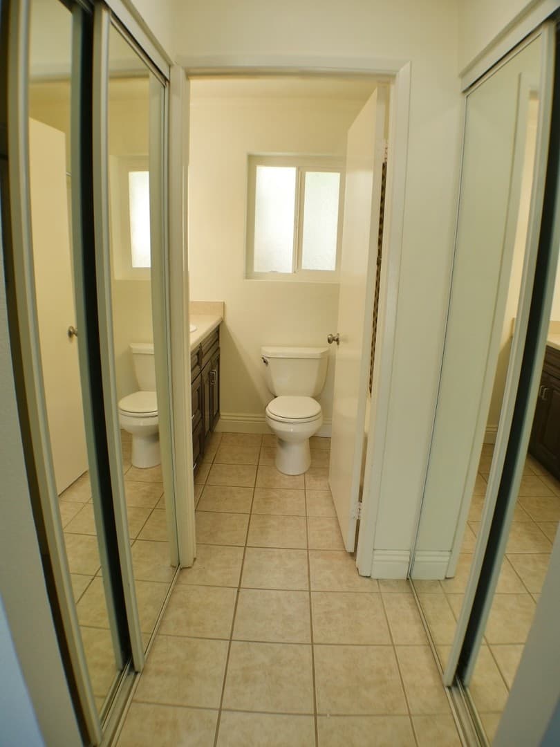 San Diego Condo: 2850 Reynard Way #19