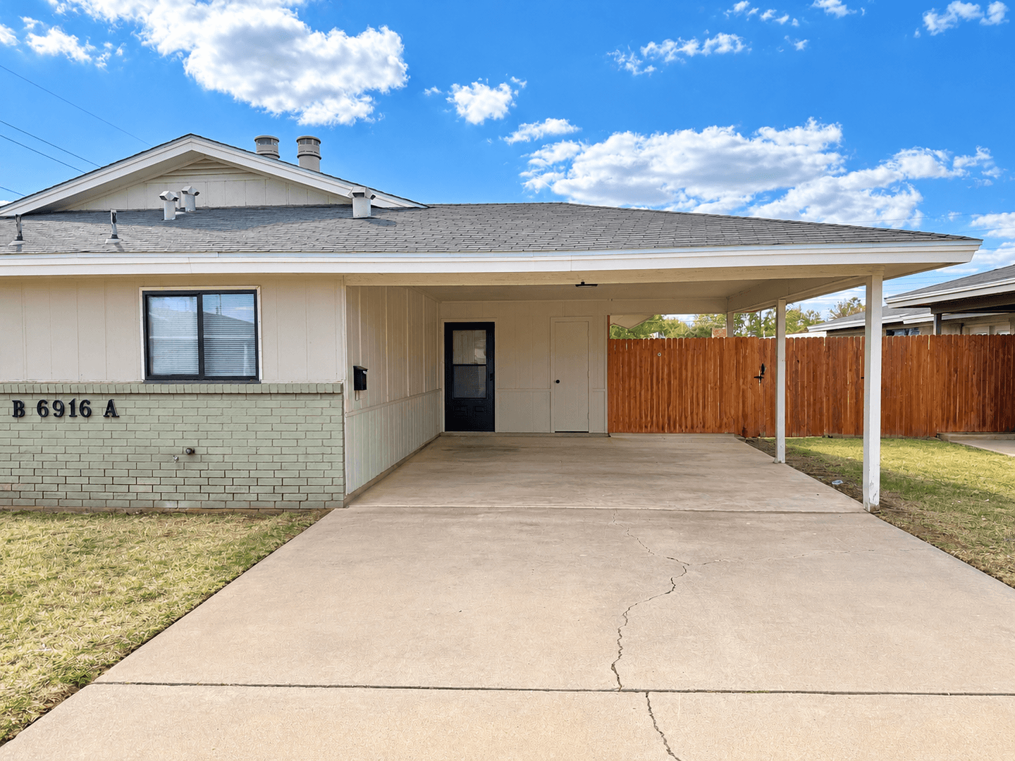 Lubbock Multiplex: 6916 Fremont Apt A