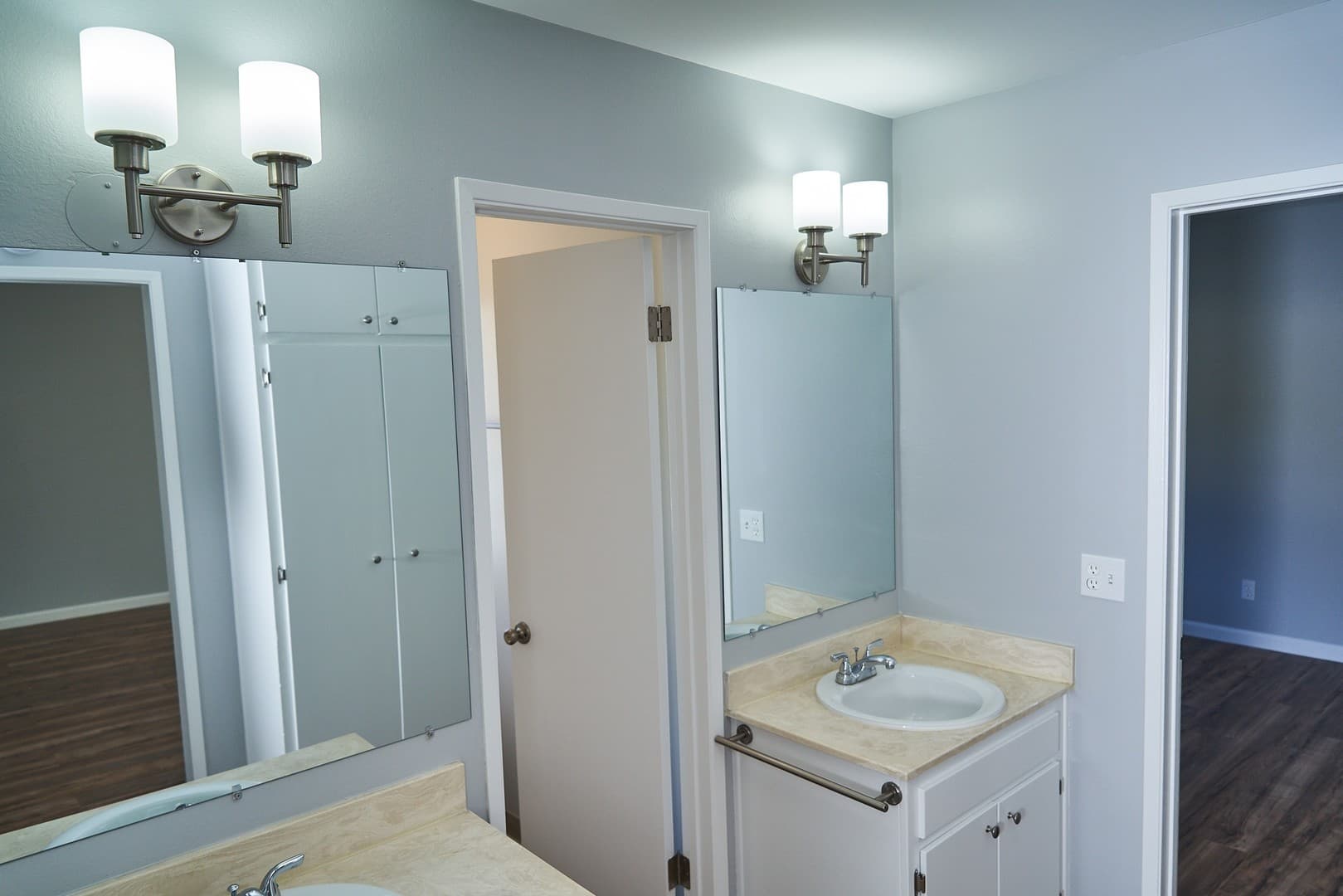 Santa Barbara Apartment: 220 Ladera St