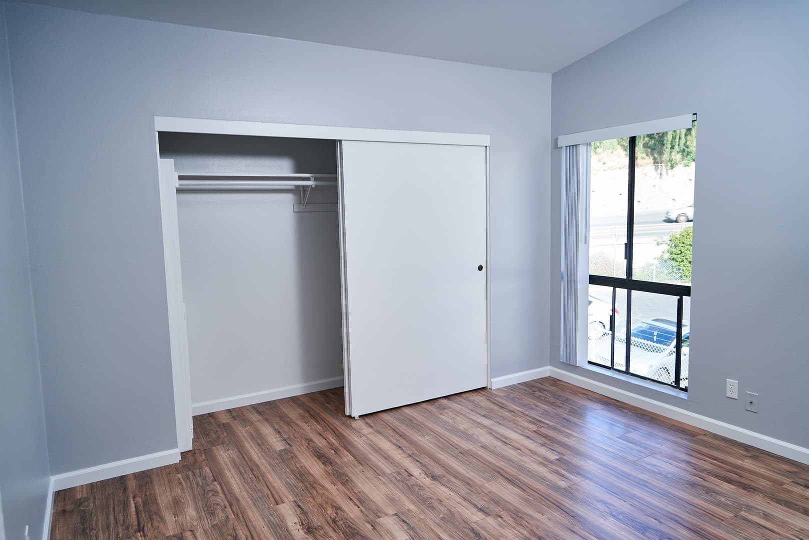 Santa Barbara Apartment: 220 Ladera St
