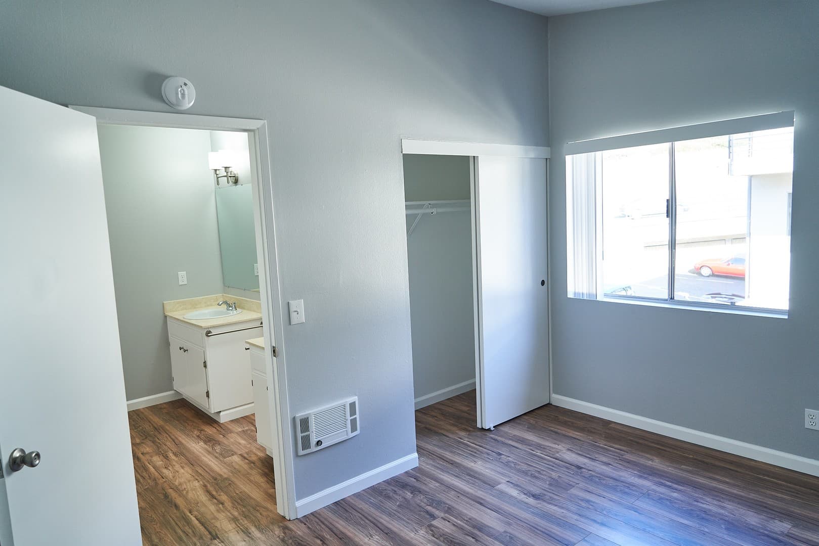Santa Barbara Apartment: 220 Ladera St