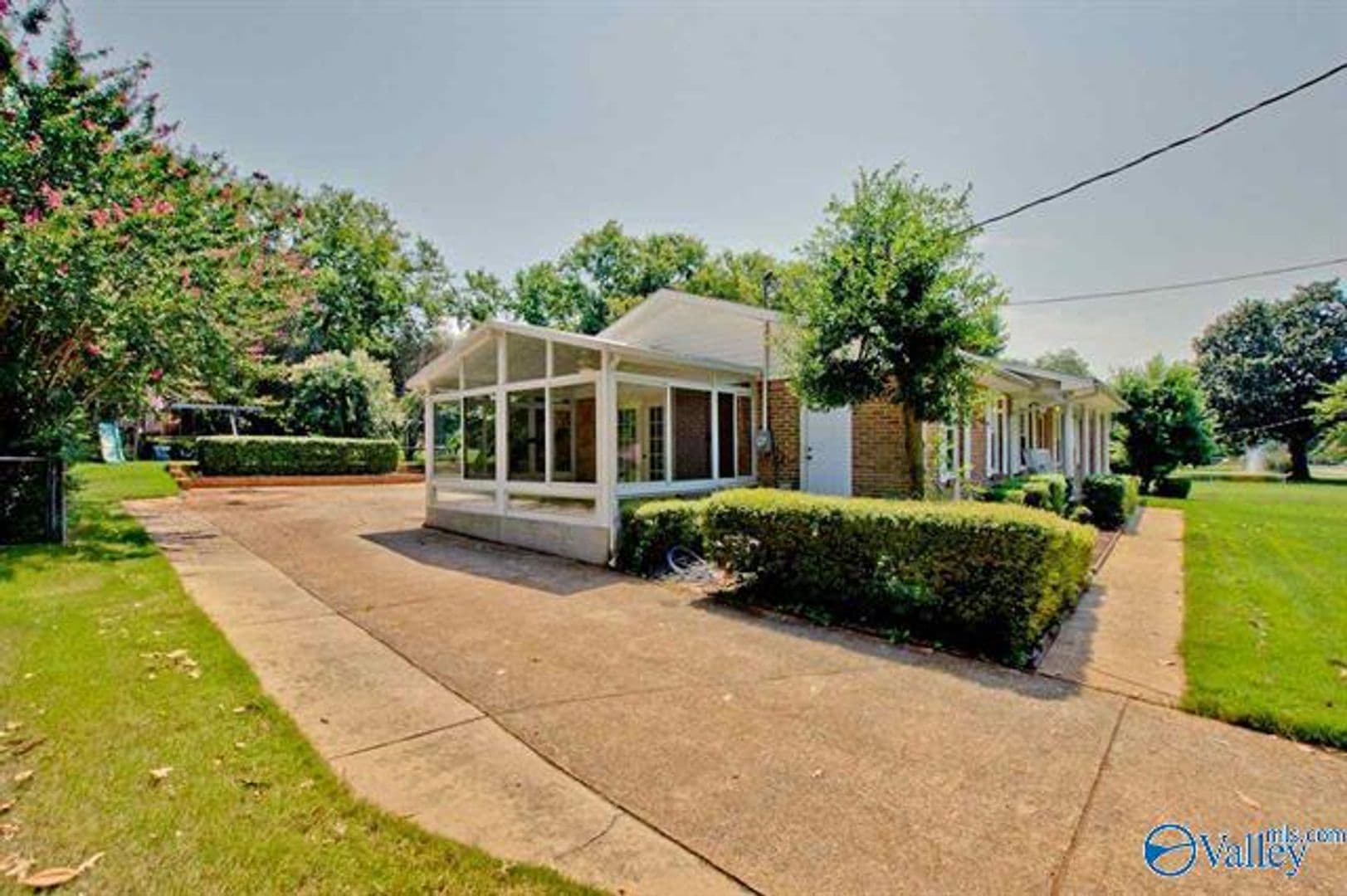 Huntsville House: 5619 Alta Dena