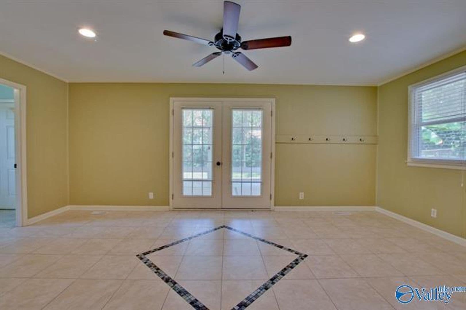 Huntsville House: 5619 Alta Dena