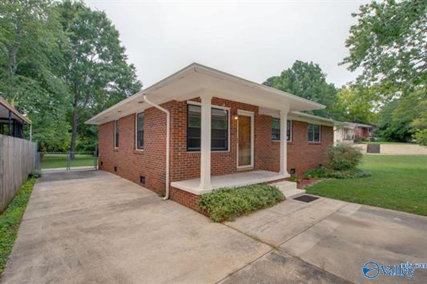 Huntsville House: 2005 Rodgers Drive