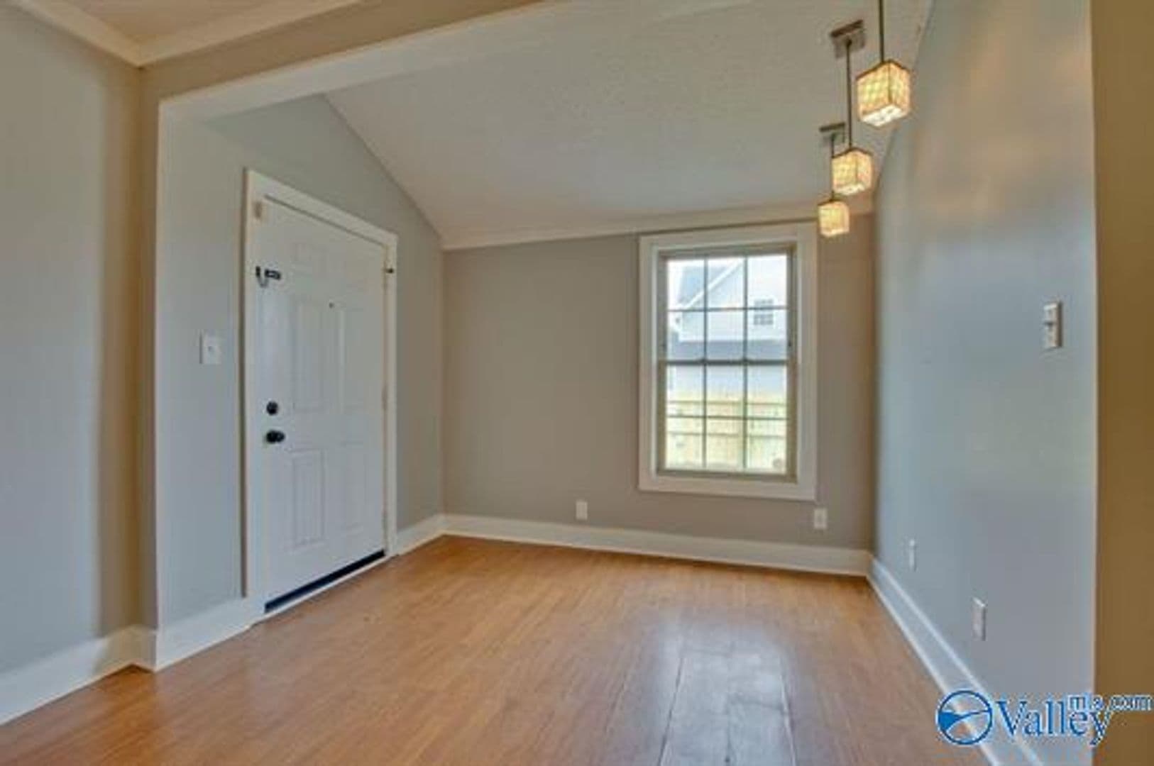 Huntsville House: 3516 Triana Blvd