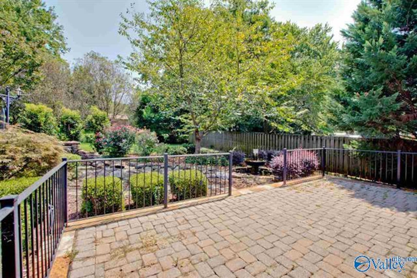 Huntsville House: 5619 Alta Dena