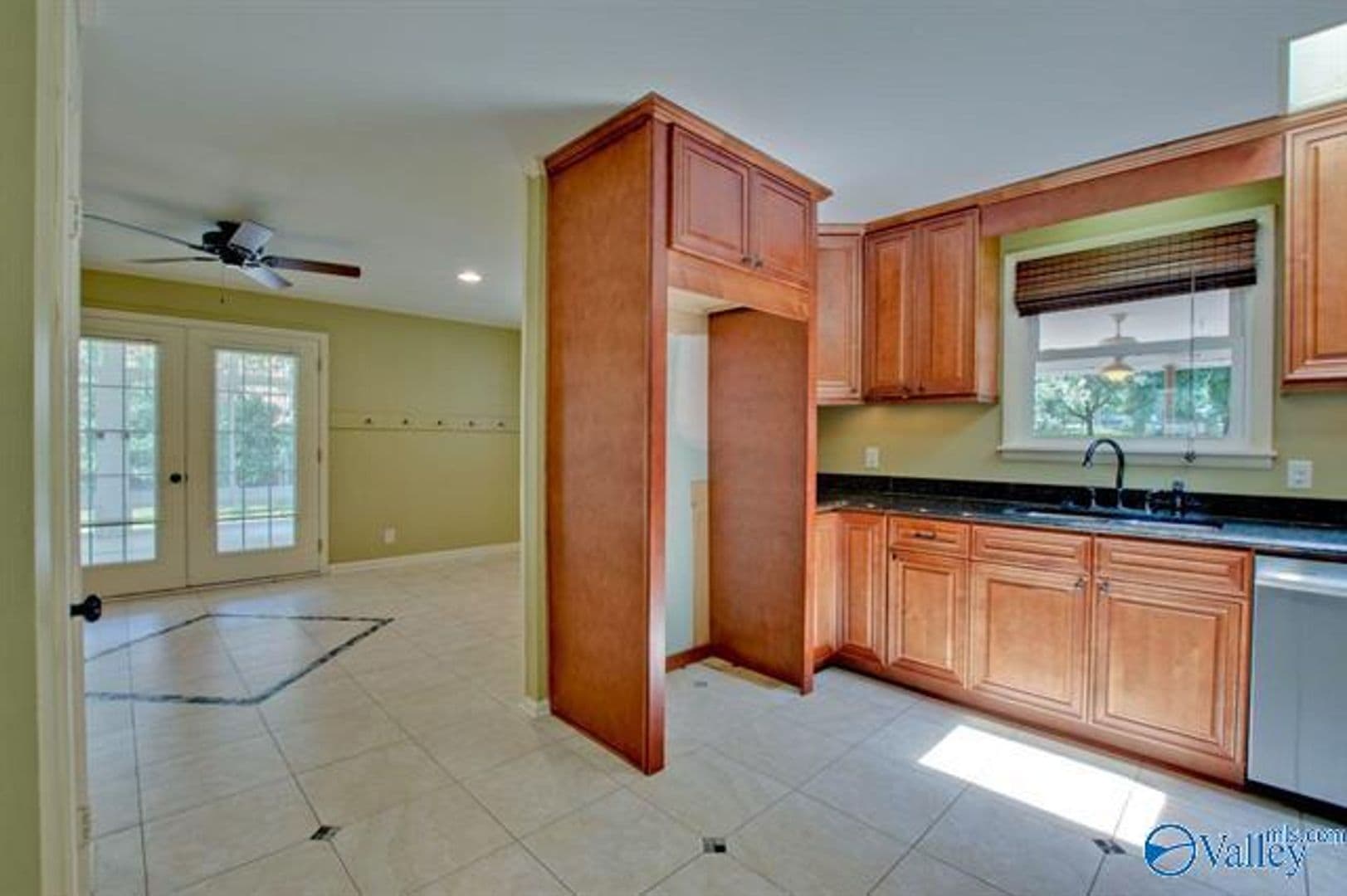 Huntsville House: 5619 Alta Dena