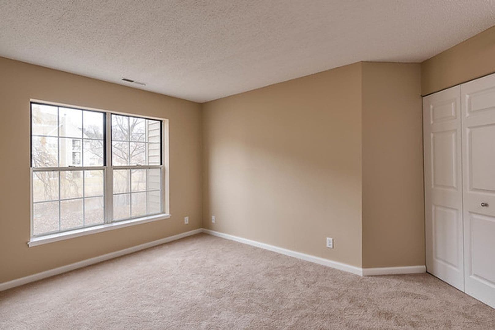 Minnetonka House: 5998 Chasewood Parkway