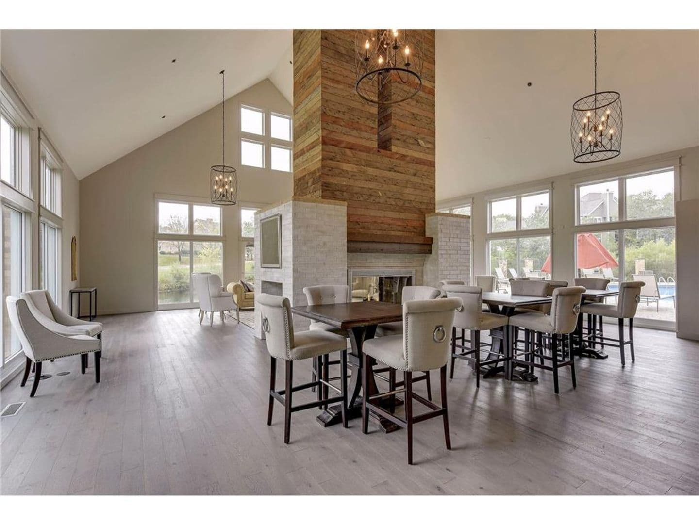 Minnetonka House: 5998 Chasewood Parkway