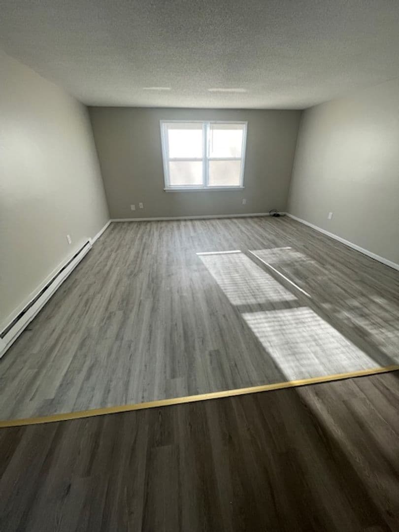 West Springfield Apartment: 1059-1071 Memorial Ave