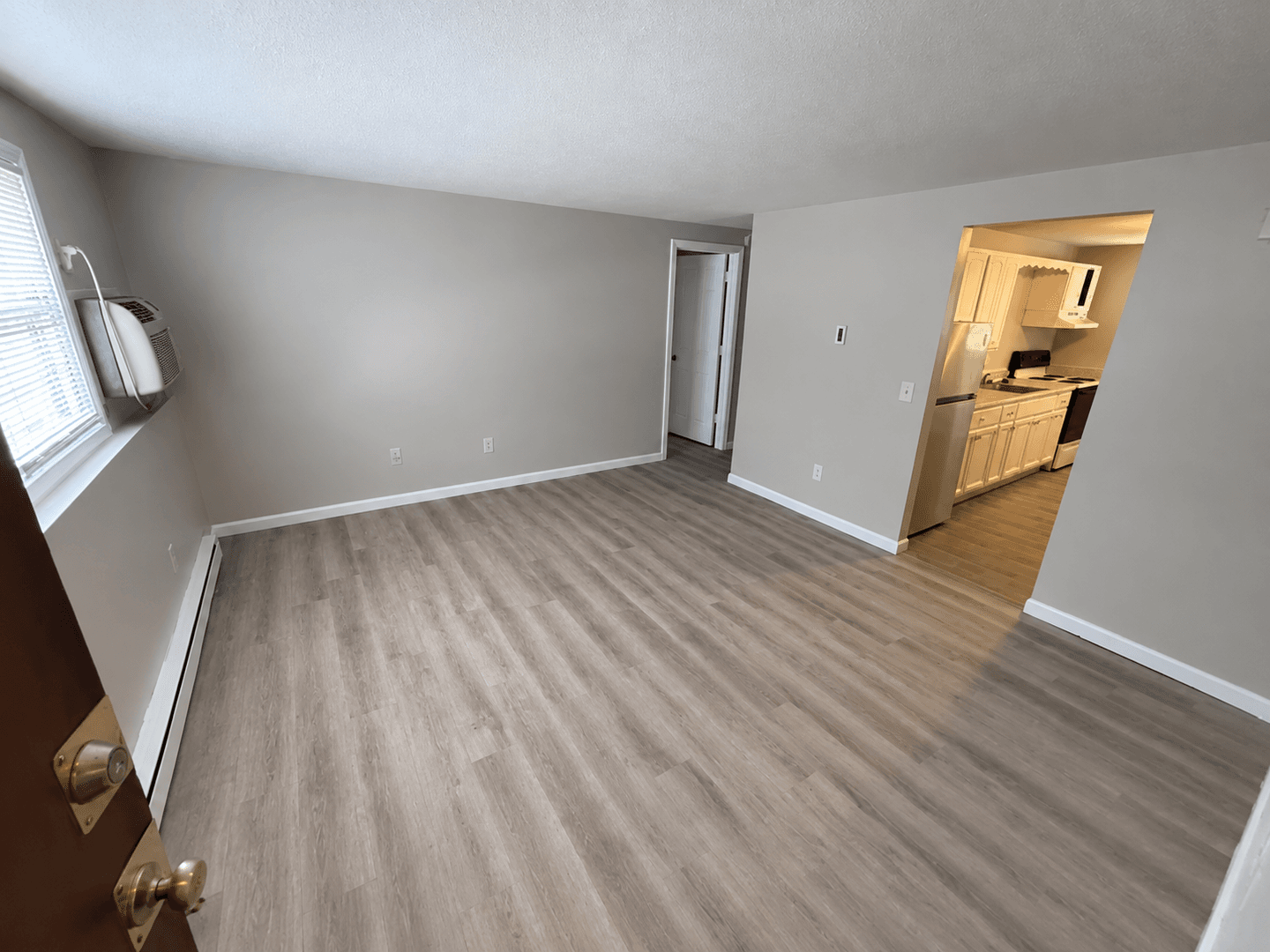 Springfield Apartment: 129-135 White St
