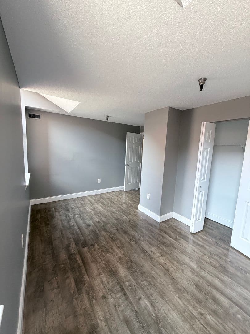 Springfield Apartment: 122 Chestnut Street