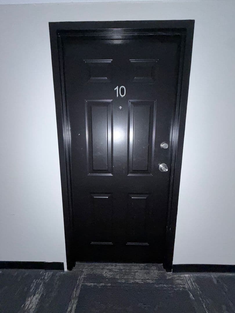 Springfield Apartment: 122 Chestnut Street