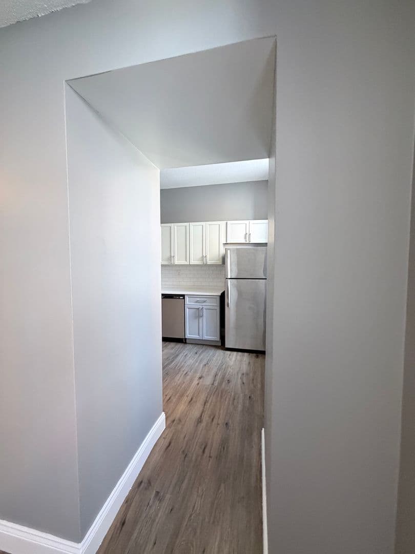 Springfield Apartment: 122 Chestnut Street
