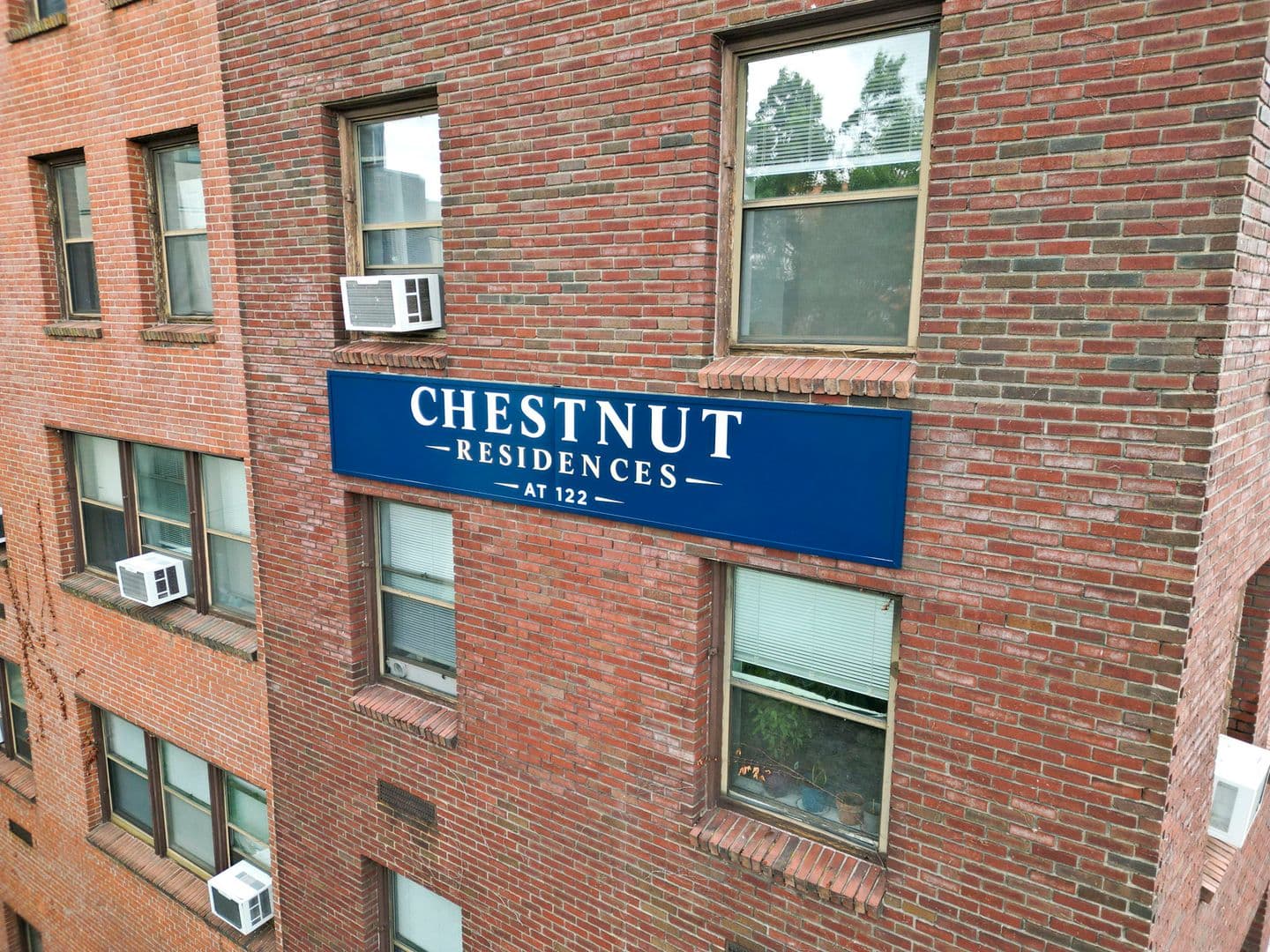 Springfield Apartment: 122 Chestnut Street
