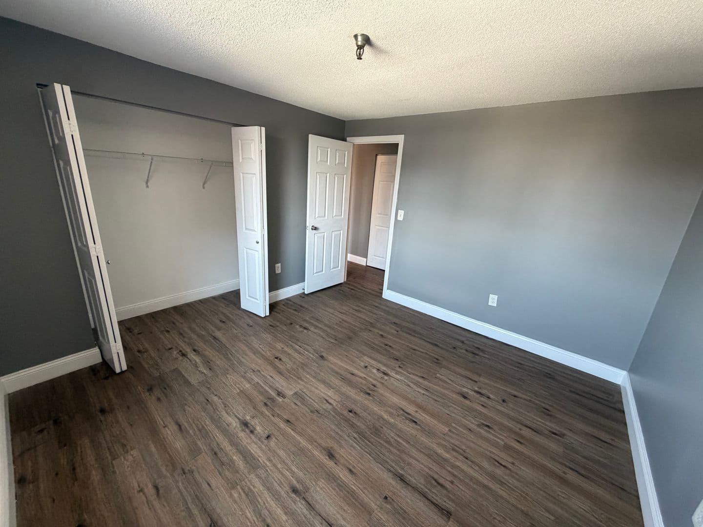 Springfield Apartment: 122 Chestnut Street
