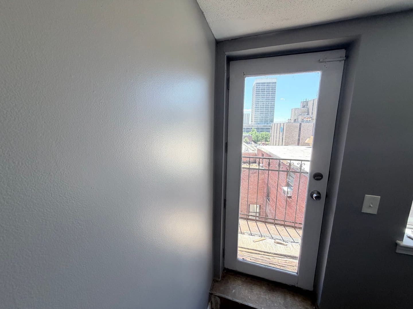 Springfield Apartment: 122 Chestnut Street