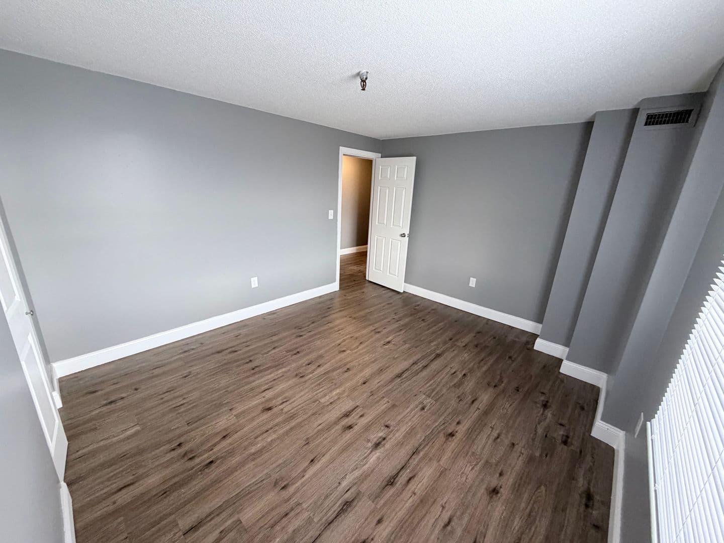 Springfield Apartment: 122 Chestnut Street