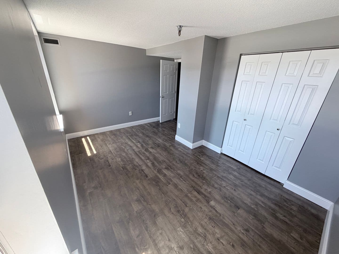 Springfield Apartment: 122 Chestnut Street