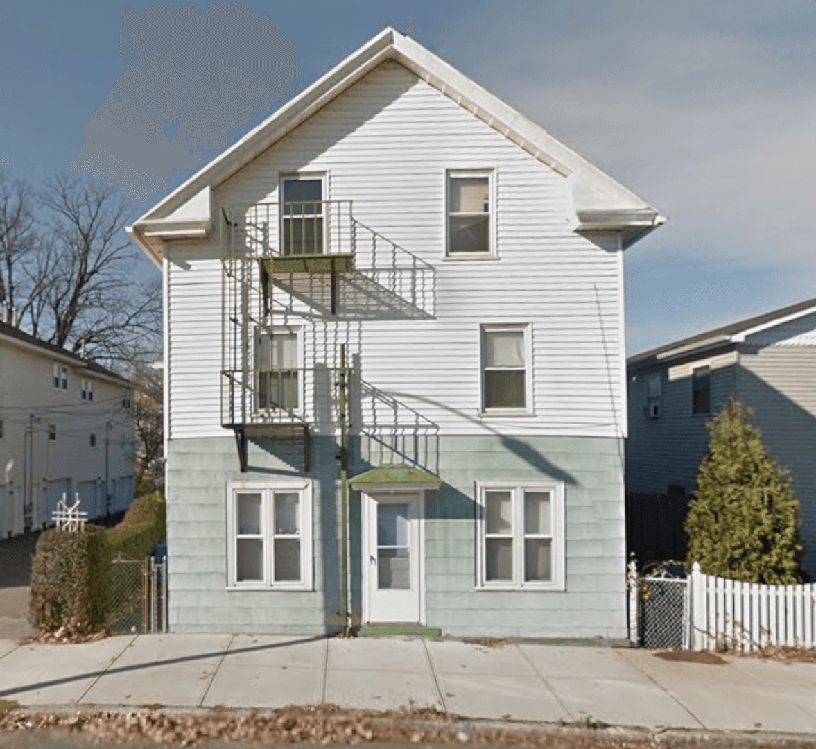 Holyoke Apartment: 77 Walnut