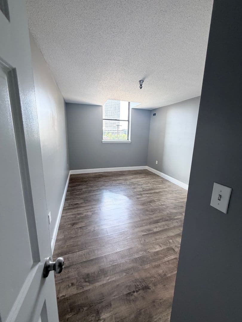 Springfield Apartment: 122 Chestnut Street