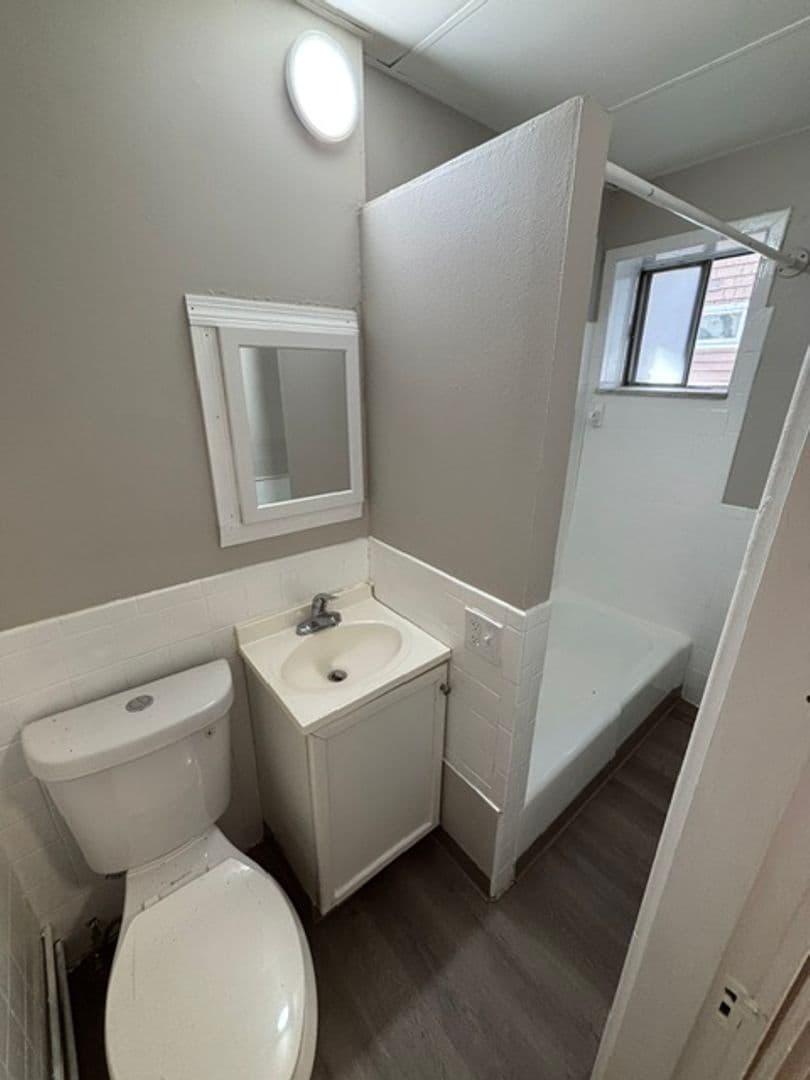 Springfield Apartment: 428-430 Belmont Ave / 39-43 Kenwood Ter