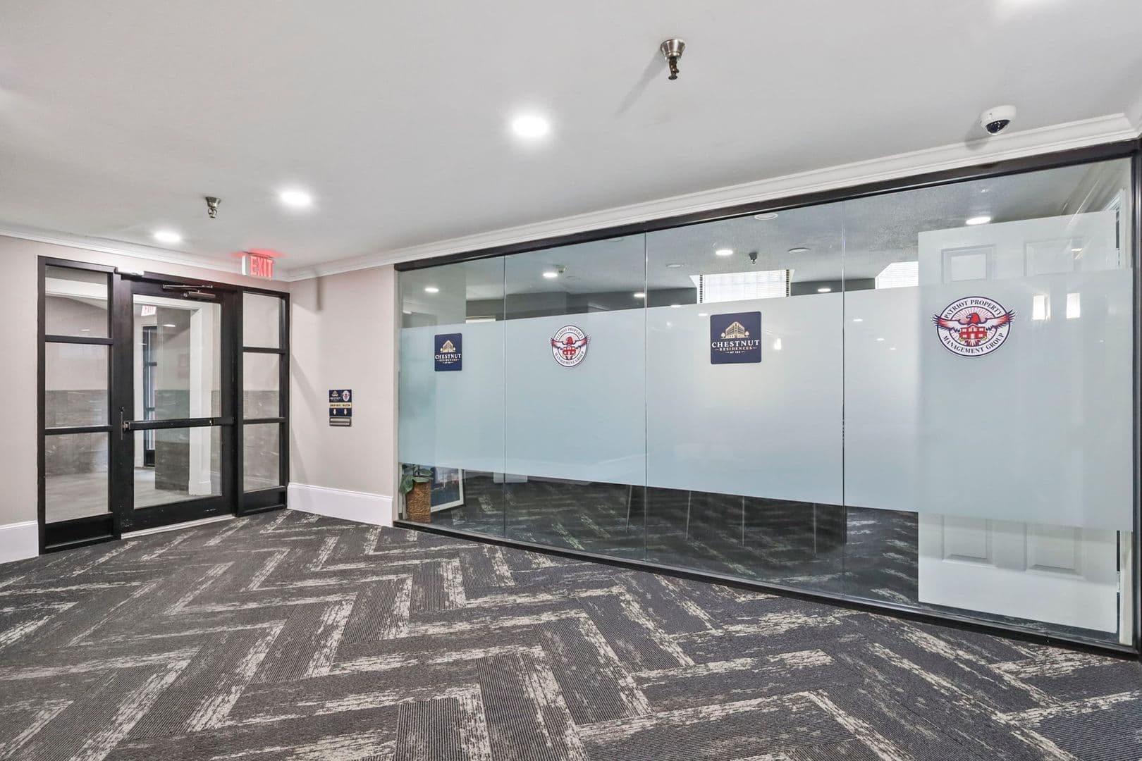 Springfield Apartment: 122 Chestnut Street