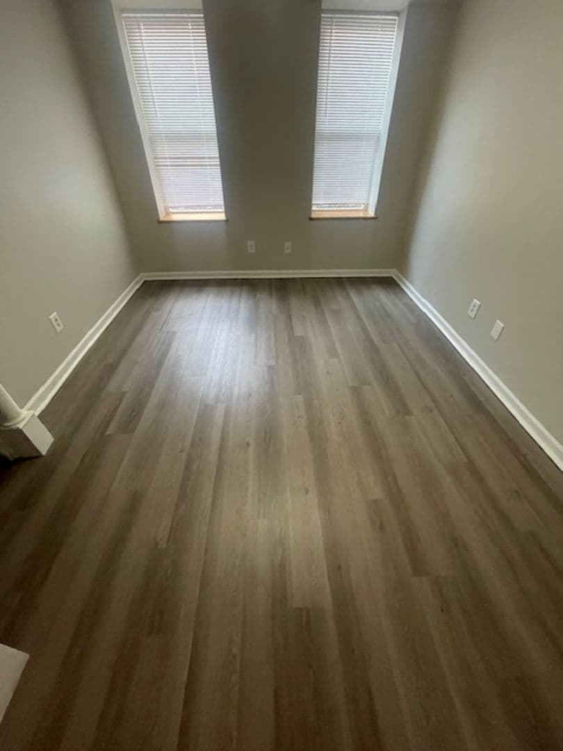 Springfield Apartment: 66 Mattoon St
