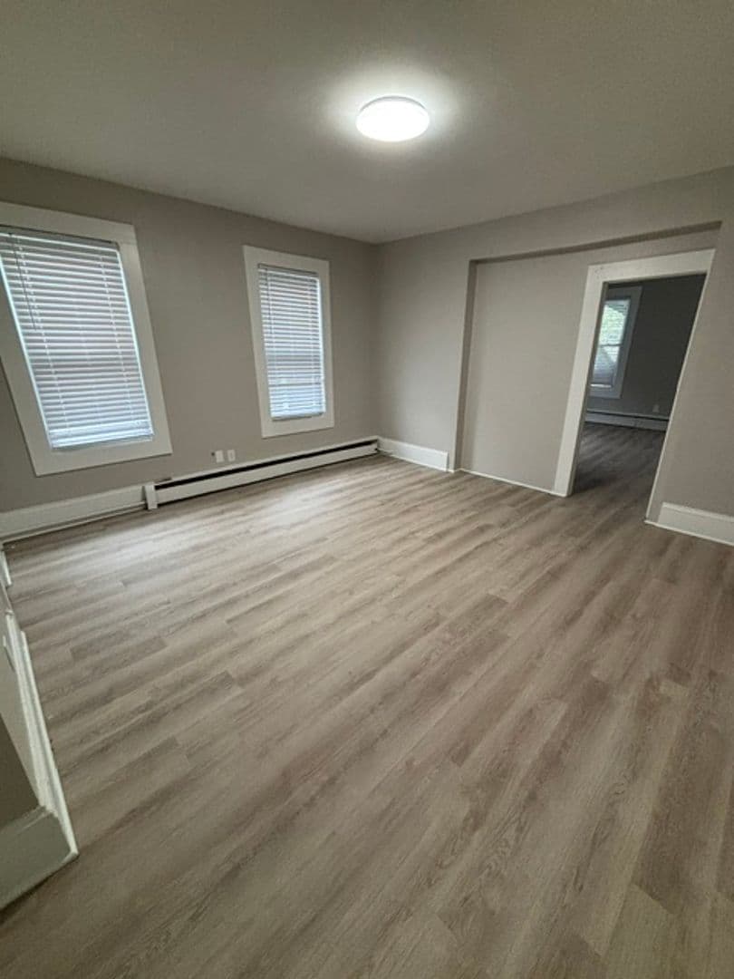 Holyoke Apartment: 126-128 Beech St