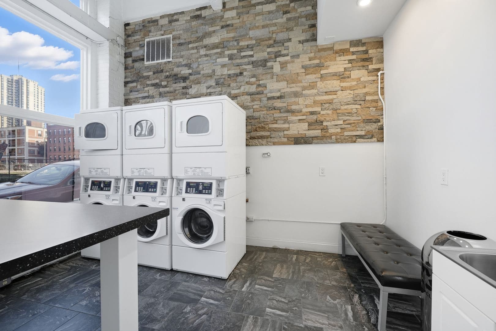 Springfield Apartment: 11-15 Park St