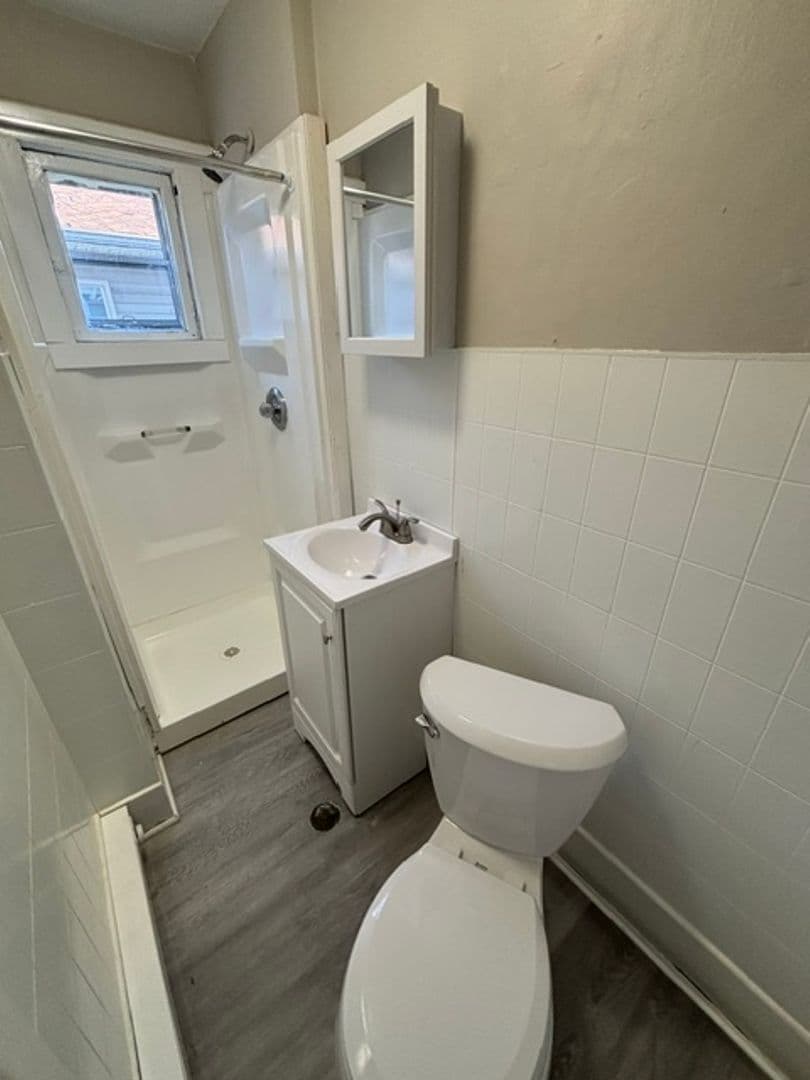 Holyoke Apartment: 77 Walnut