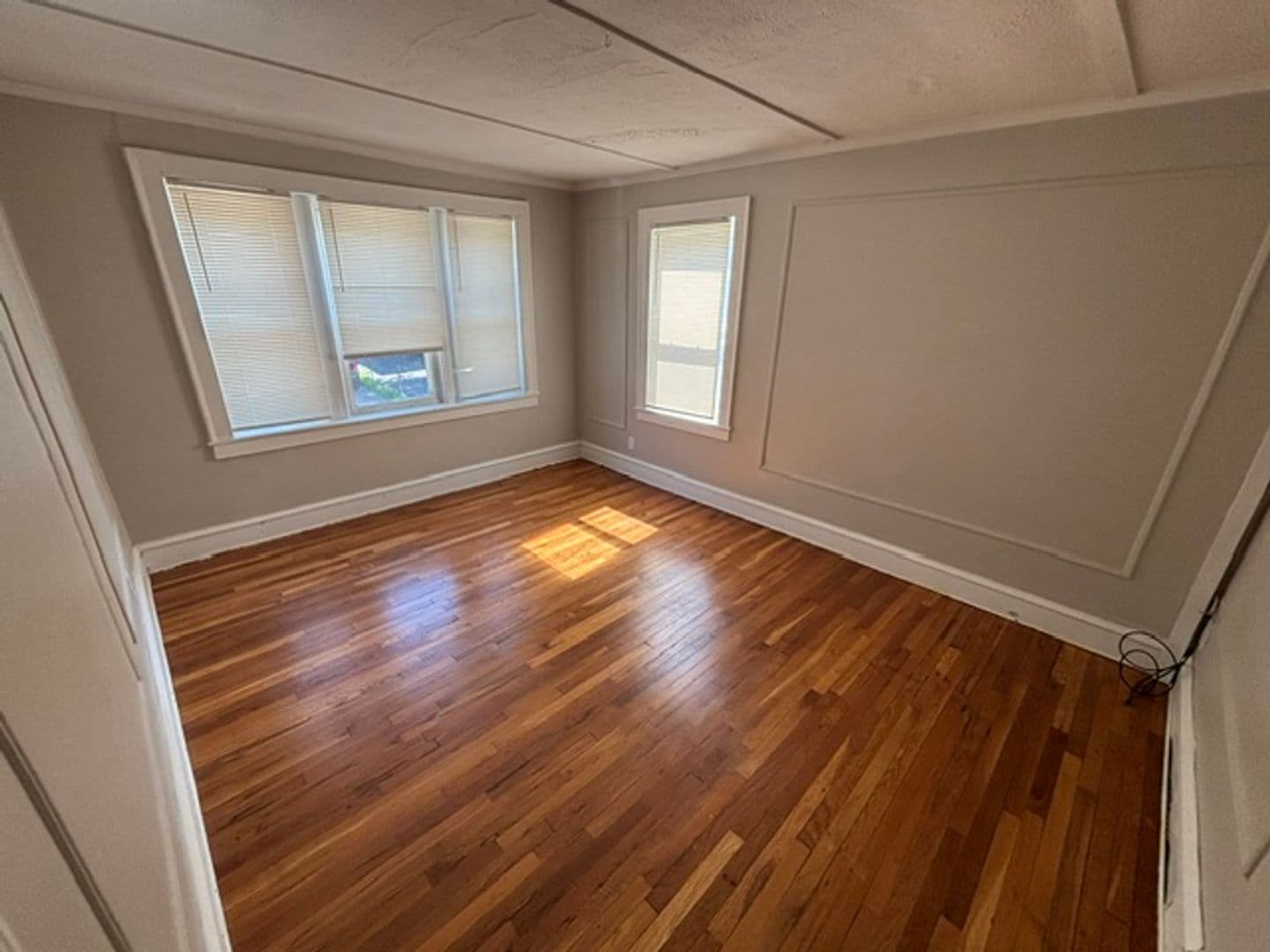 Springfield Apartment: 230 Fort Pleasant Ave / 62 Warner Street